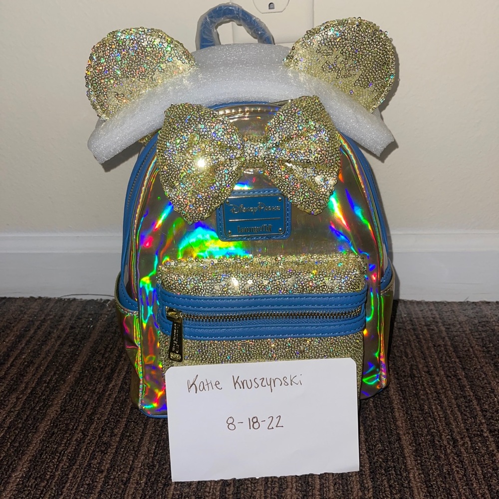 Earidescent loungefly